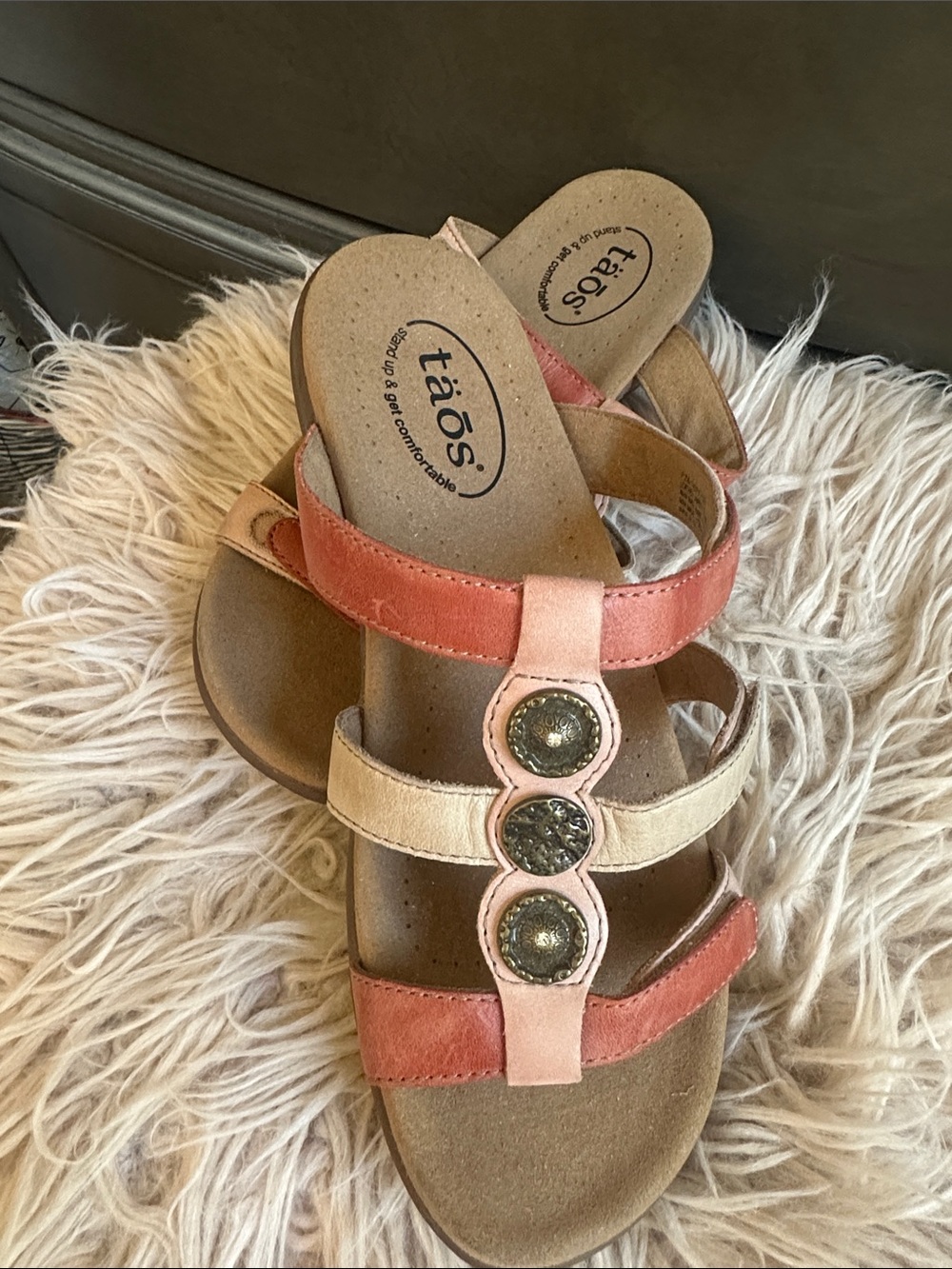 Taos Footwear Coral and Beige Triple-Button Slide Sandals - Picture 4 of 4